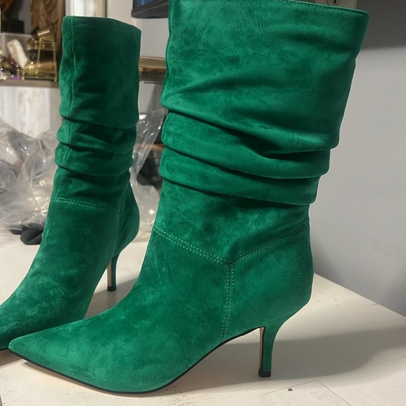 Never worn Steve Madden Green Suede Boots - Picture 3 of 4